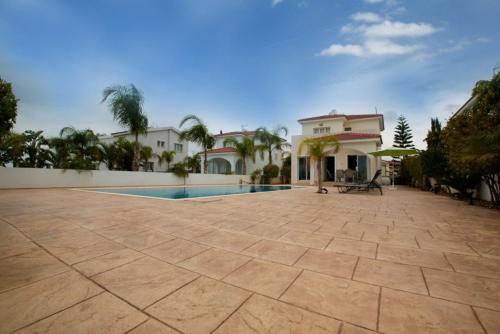 Айя-Напа: The Ultimate 5 Star Holiday Villa in Sotira with Private Pool And Close To the Beach, Sotira Villa 1299