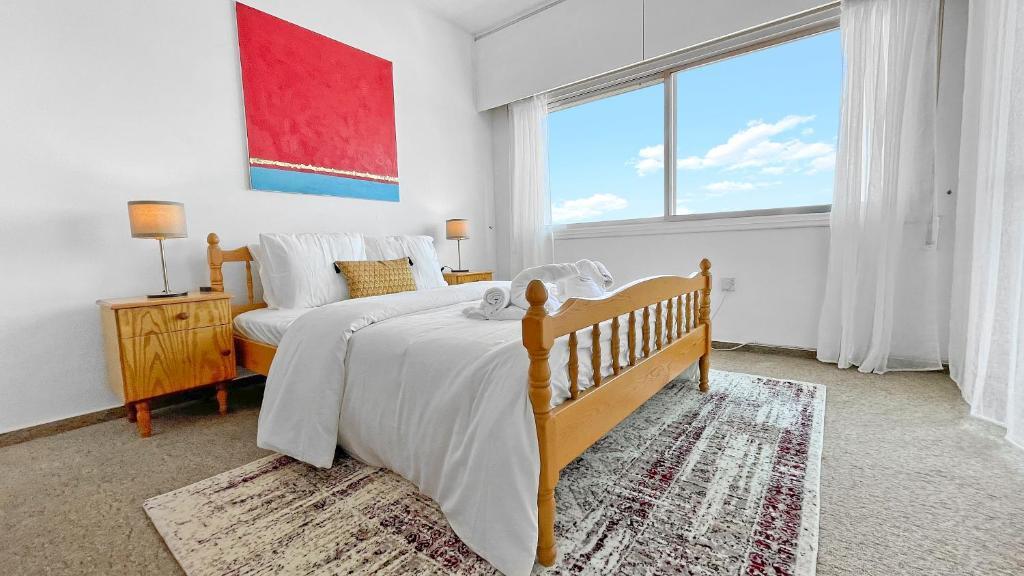 Ларнака: 2BR SEAFRONT Apt in city center close to the beach