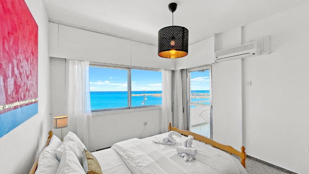 2BR SEAFRONT Apt in city center close to the beach — фото 6