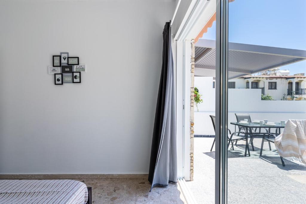 Ларнака: Keylana's 2-Br Apt in Pyla
