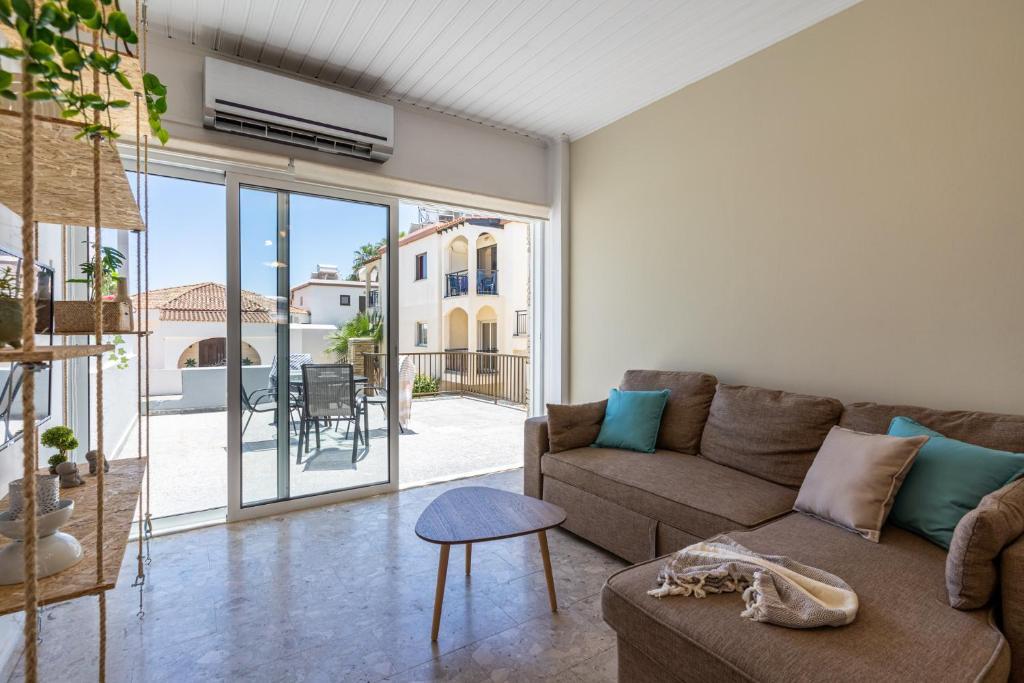 Ларнака: Keylana's 2-Br Apt in Pyla