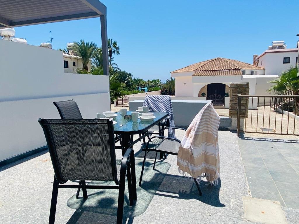 Ларнака: Keylana's 2-Br Apt in Pyla