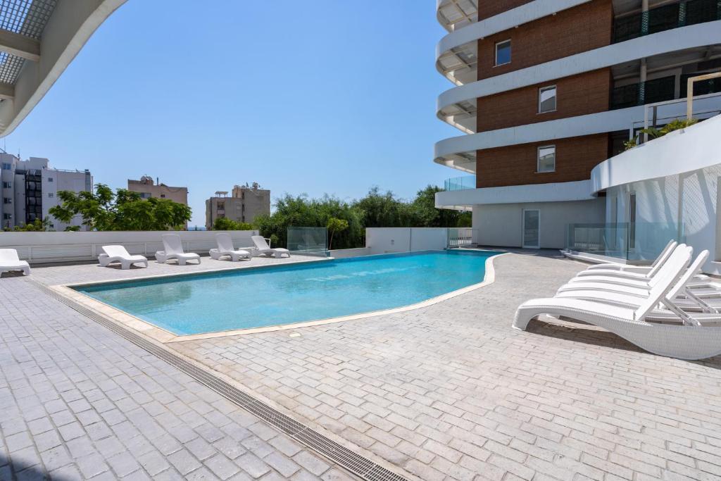 Ларнака: Oyster 1-BR Apt in Larnaca