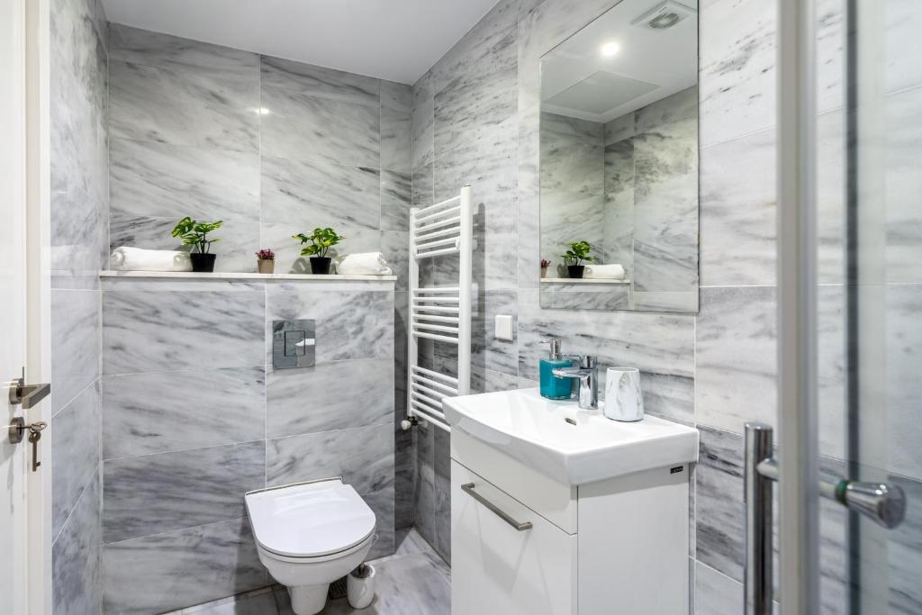Ларнака: Oyster 1-BR Apt in Larnaca