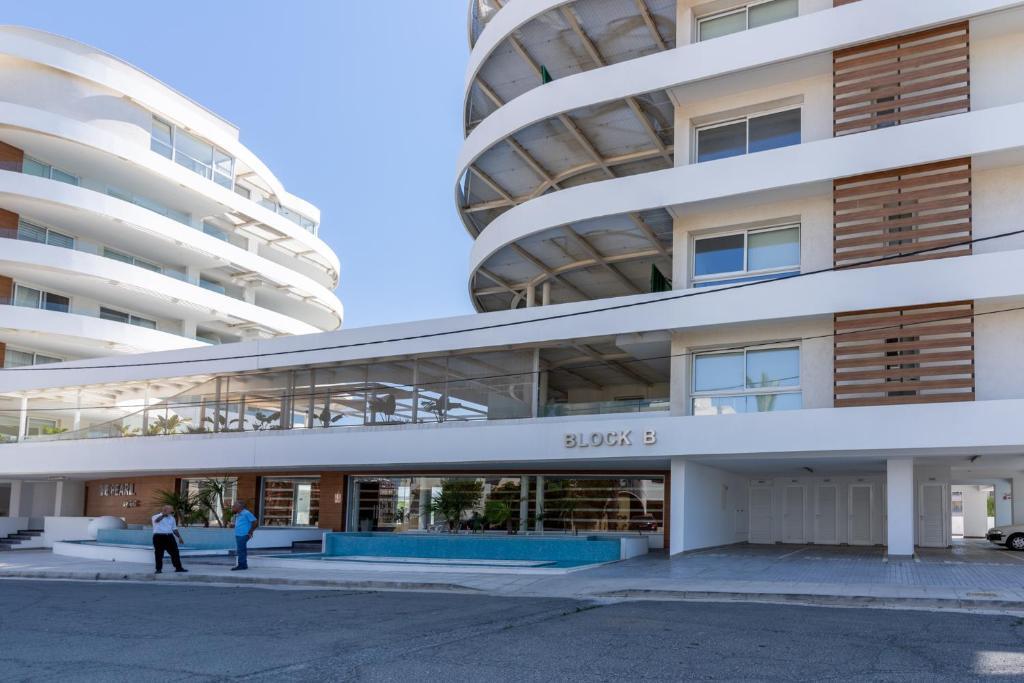 Oyster 1-BR Apt in Larnaca — фото 1
