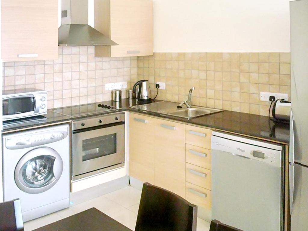 Ороклини: 2 bedrooms appartement with sea view shared pool and enclosed garden at Larnaca 2 km away from the beach