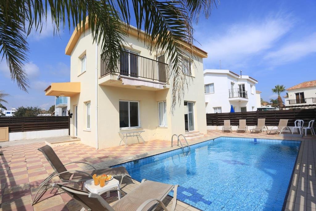 Айя-Напа: Seabreeze Villas by Trulycyprus