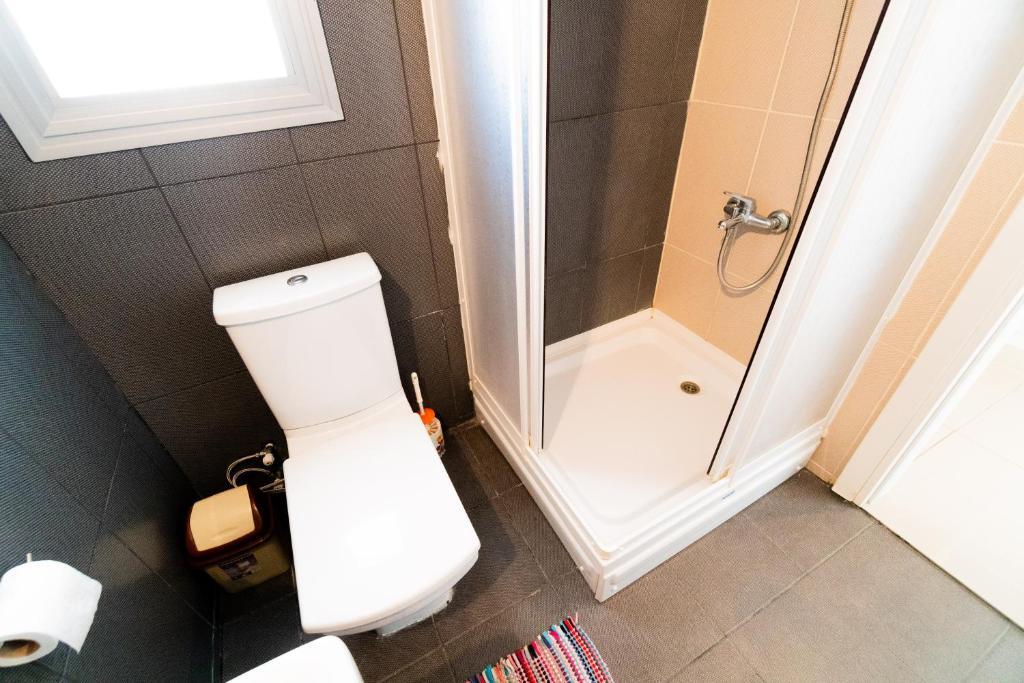 Алсанджак: Spacious Three-Bedroom Apartment with Sea View A2