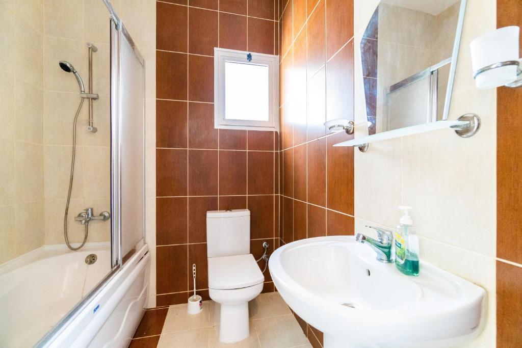 Алсанджак: Beautiful & Quiet Two-Bedroom Apartment with Private Garden Lukomorye C1