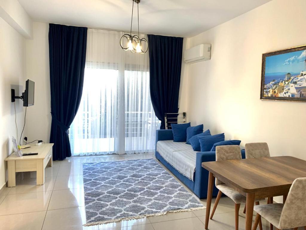 Алсанджак: Beautiful & Quiet Two-Bedroom Apartment with Private Garden Lukomorye C1