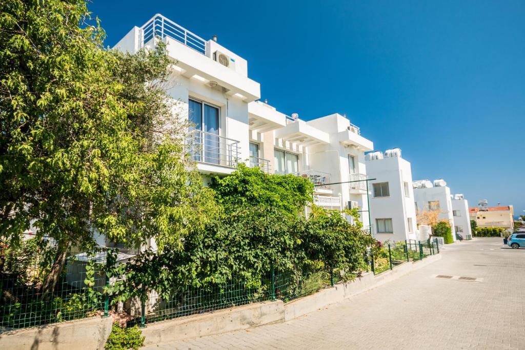 Алсанджак: Luxury Two-Bedroom Apartment in amazing place Lukomorye E5