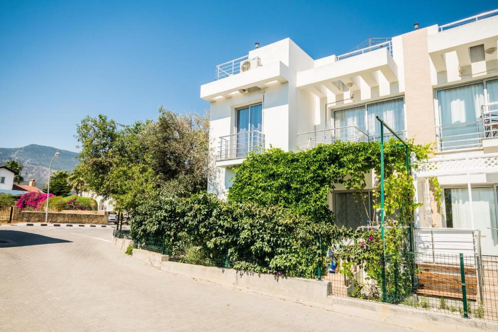 Алсанджак: Luxury Two-Bedroom Apartment in amazing place Lukomorye E5