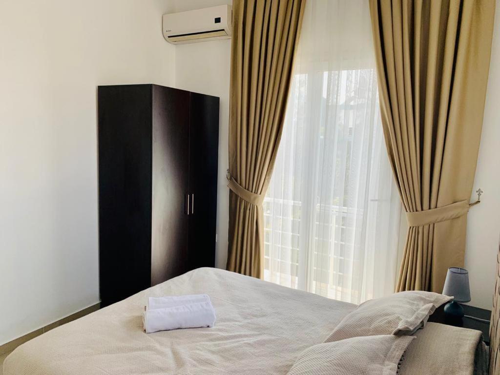 Алсанджак: Luxury Two-Bedroom Apartment in amazing place Lukomorye E5