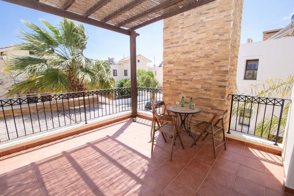 Айя-Напа: Villa Ionion 27