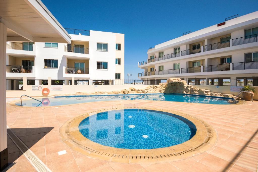 Паралимни: SEABREEZE APARTMENT 200m away from the sea