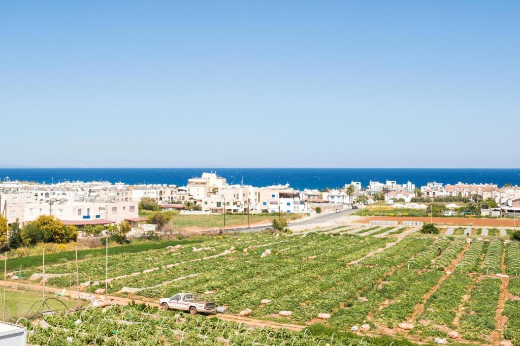 Паралимни: SEABREEZE APARTMENT 200m away from the sea