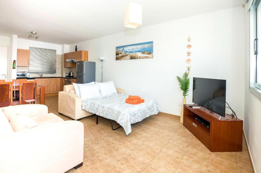Паралимни: SEABREEZE APARTMENT 200m away from the sea