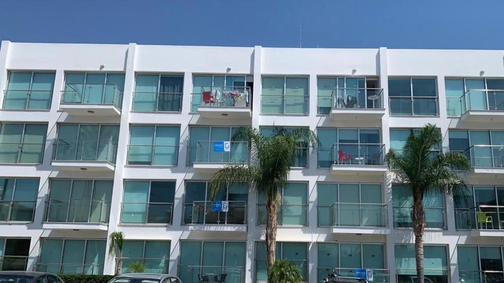 One-bedroom beach apartment, 30m from the best beach — фото 1