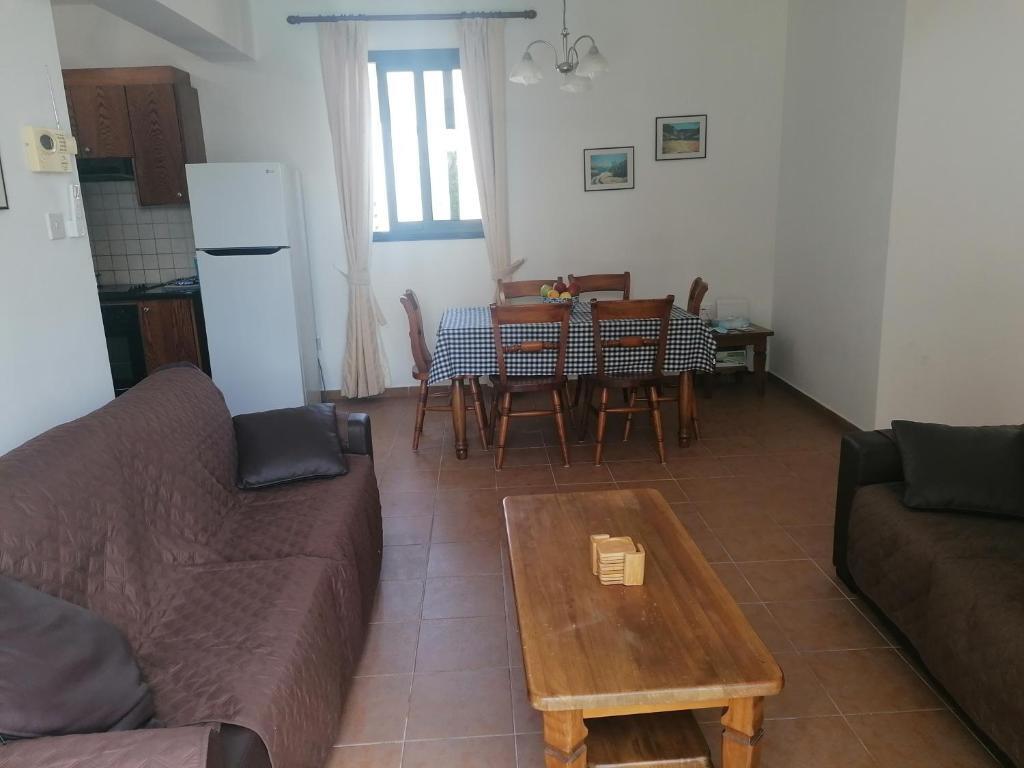 Киссонерга: Spacious 3 bedroom villa private pool