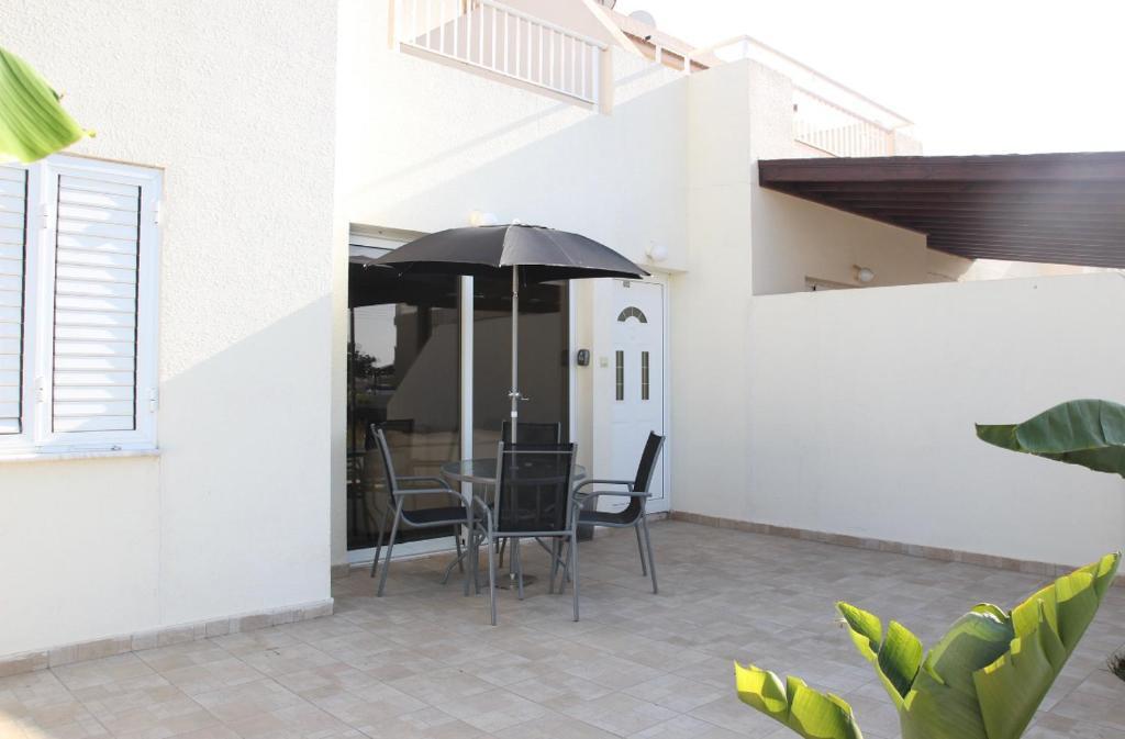 Паралимни: Lovely 2 bedroom ground floor apartment
