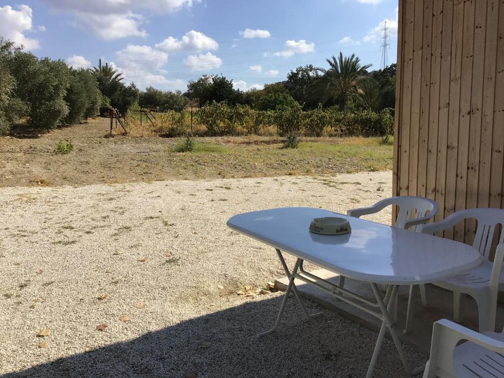 Стени: Pervolaris Cottages 2