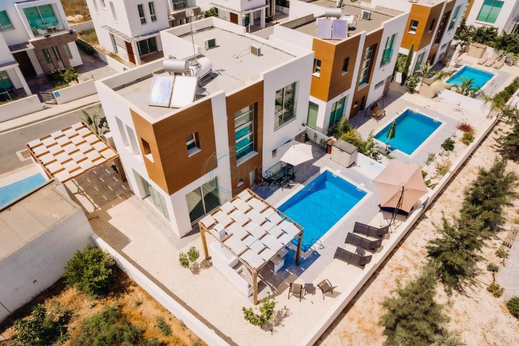 Паралимни: Dream 3bdr villa with private pool near the beach!