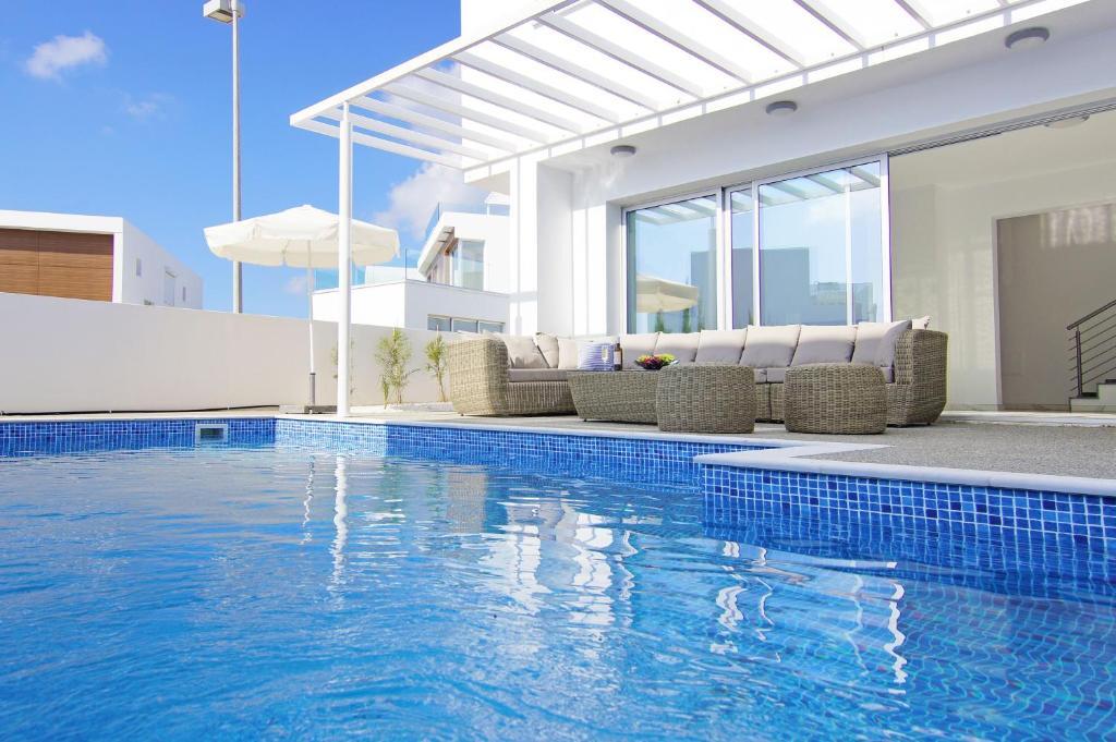 Айя-Напа: Villa Paradisia