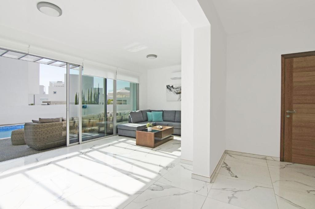 Айя-Напа: Villa Paradisia