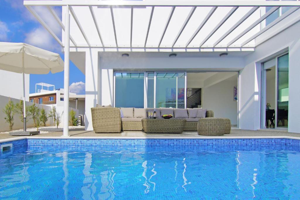 Айя-Напа: Villa Paradisia