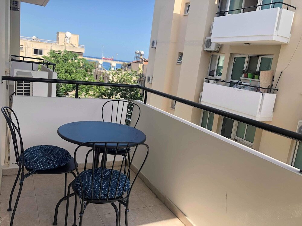 Ларнака: 1 Bedroom Apartment Near The Beach