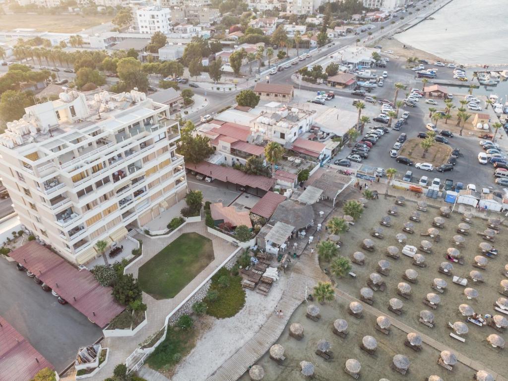 Ларнака: Lazuli Beachfront Apartment 254
