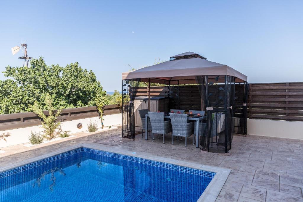Паралимни: Dafni seaview villa 13