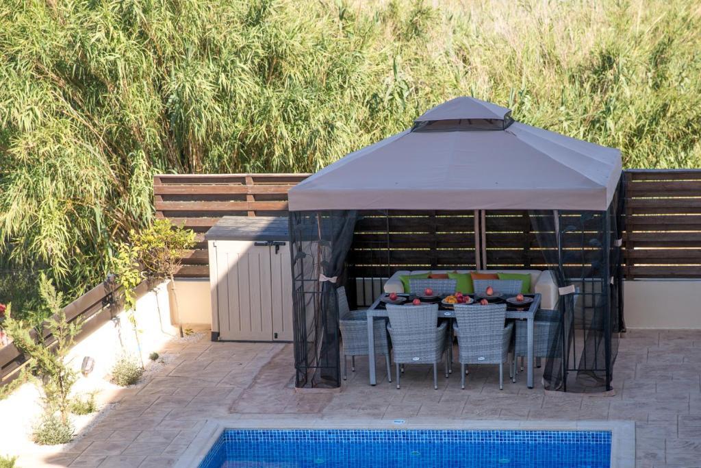 Паралимни: Dafni seaview villa 13