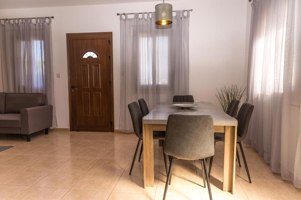 Паралимни: Dafni seaview villa 13