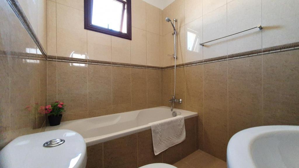 Паралимни: Dafni villa 9