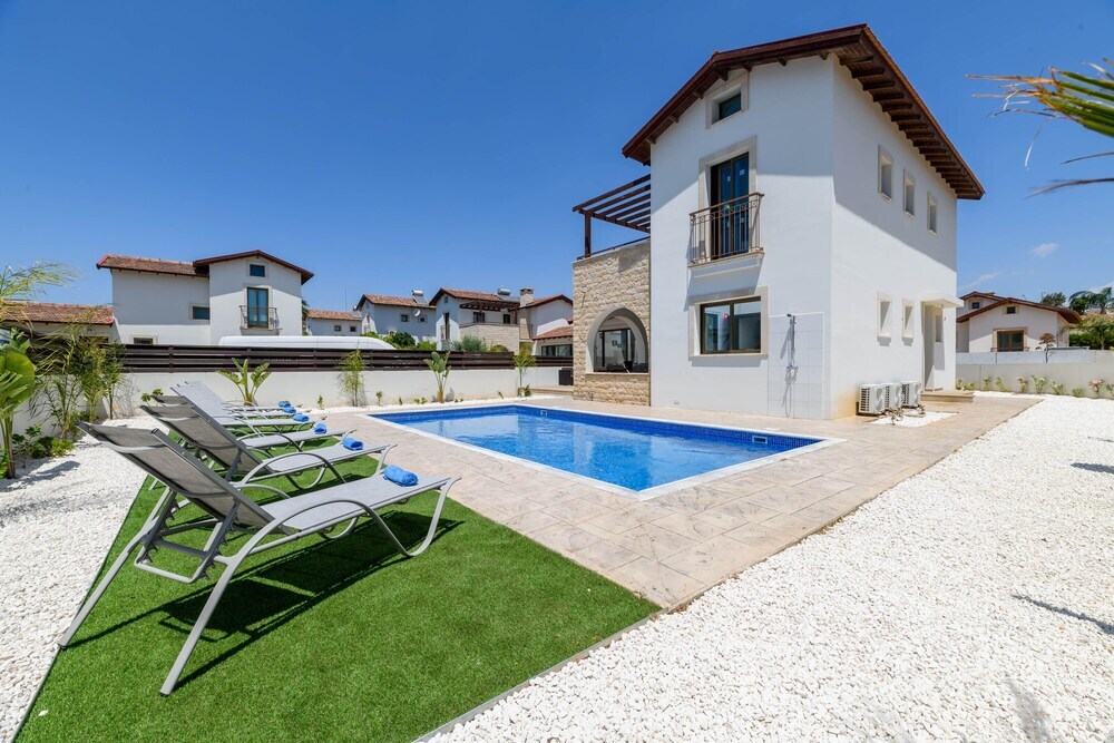 Айя-Напа: Kymma Villa 12