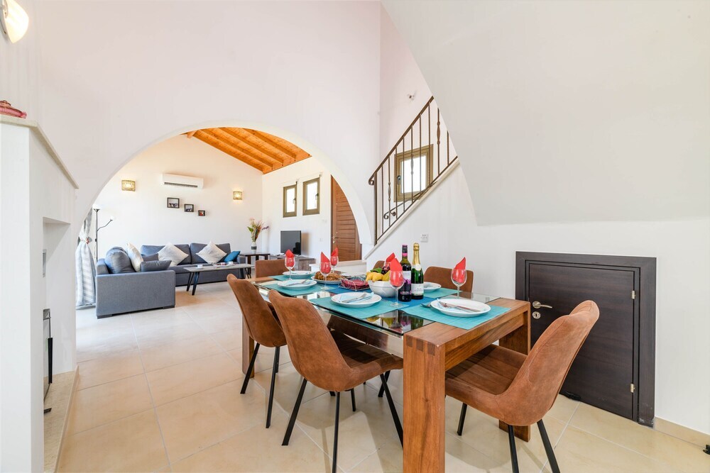 Айя-Напа: Kymma Villa 12