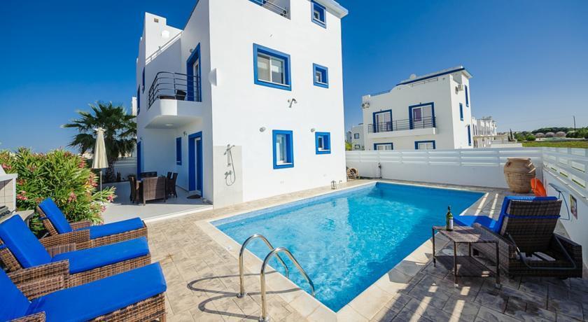 Паралимни: Oceanview Villa 180