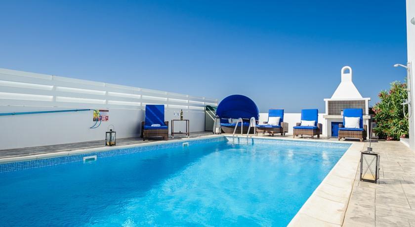 Паралимни: Oceanview Villa 180
