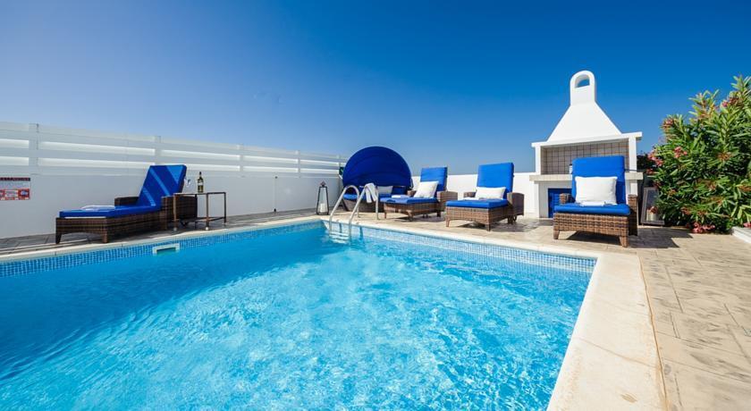 Паралимни: Oceanview Villa 180