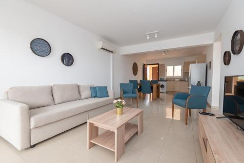 Nissi 3 View Holiday 2 Bedroom Apartment — фото 3