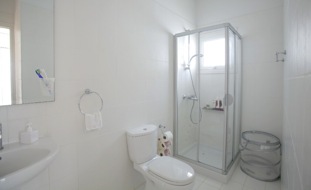 Протарас: 5 Br Villa - Leonies' By The Sea - Chg 8913