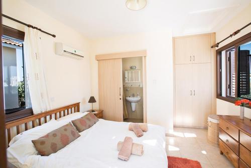 Айя-Напа: Picture This, Enjoying Your Holiday in a Luxury 5 Star Villa in Sotira, for Less Than a Hotel, Sotira Villa 1203