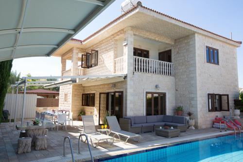 Паралимни: Imagine Your Family Renting a Luxury Holiday Villa Close To Paralimni’S Main Attractions, Paralimni Villa 1221