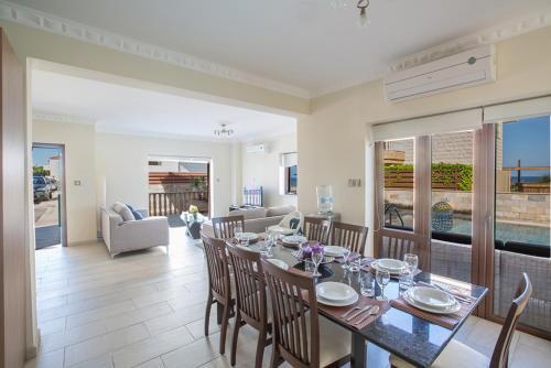 Паралимни: Imagine Your Family Renting a Luxury Holiday Villa Close To Paralimni’S Main Attractions, Paralimni Villa 1221