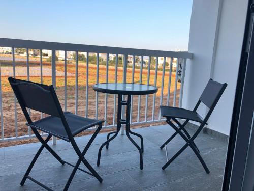 Паралимни: Luxury 2 Bed Apartment Next To the Beach