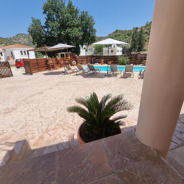 Стени: Potamos Private Suites (Adults Only)