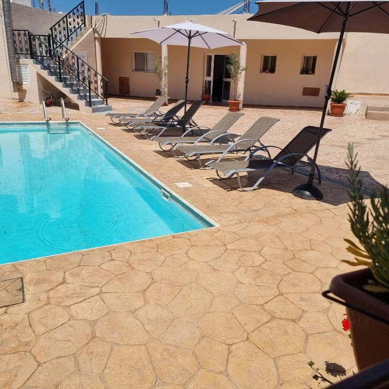 Стени: Potamos Private Suites (Adults Only)