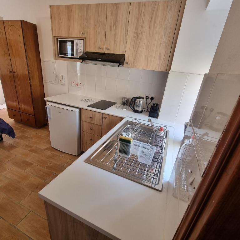 Стени: Potamos Private Suites (Adults Only)