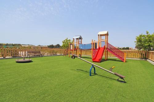 Паралимни: Mythicals Ground floor with garden 2 bed apartment